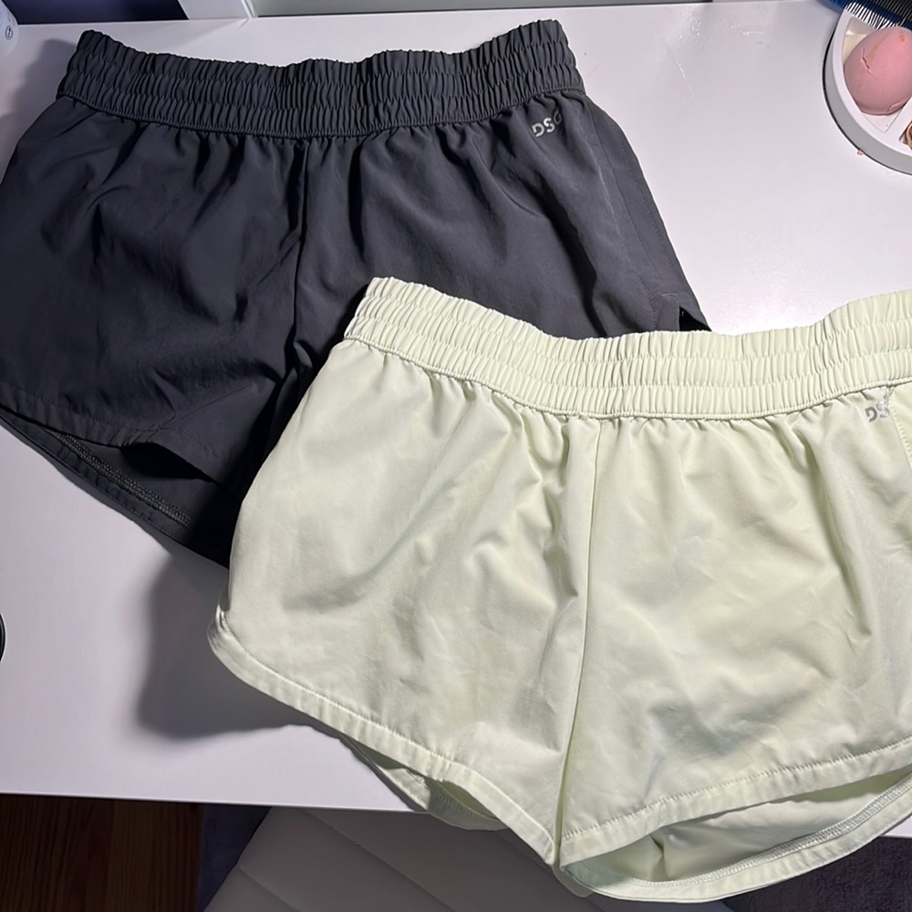 BUNDLE OF SHORTS:Dicks Sporting Goods Athletic Shorts.Colors:Light Yellow, Gray